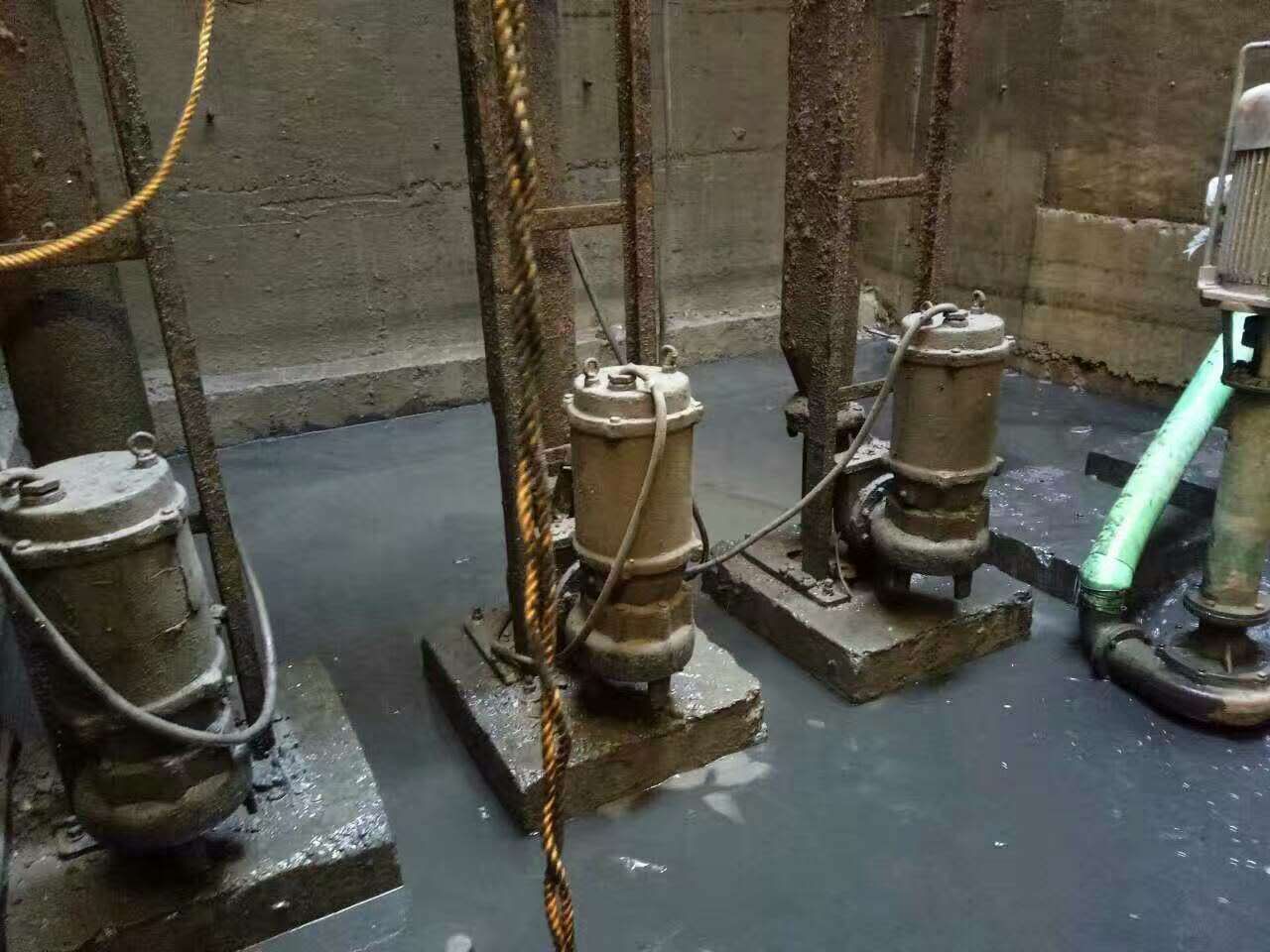 房山污水池清理